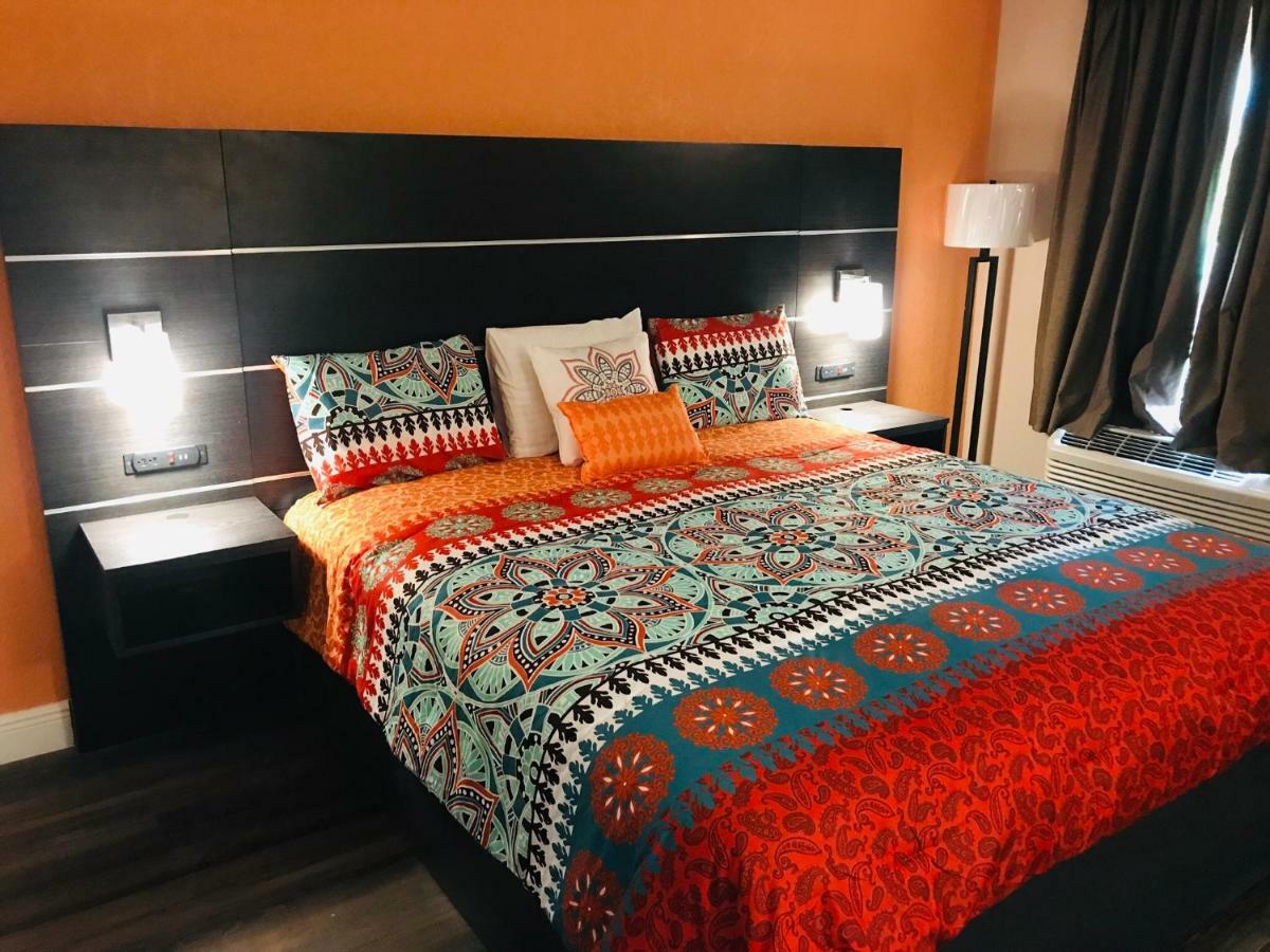 Tropical Inn & Suites, Downtown เคลียร์วอเตอร์ ภายนอก รูปภาพ