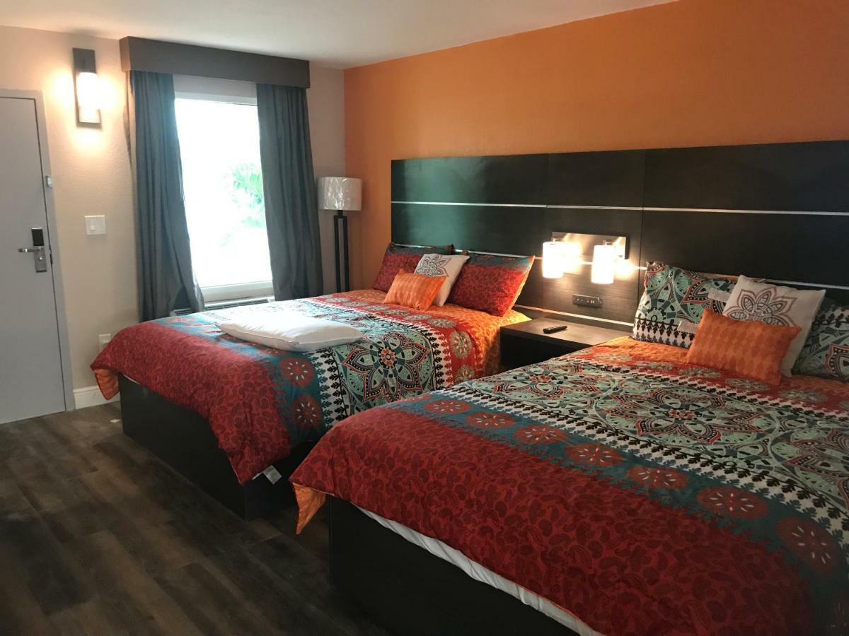 Tropical Inn & Suites, Downtown เคลียร์วอเตอร์ ภายนอก รูปภาพ