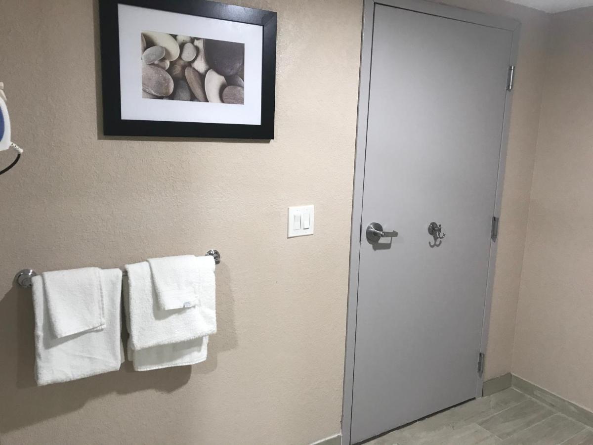 Tropical Inn & Suites, Downtown เคลียร์วอเตอร์ ภายนอก รูปภาพ