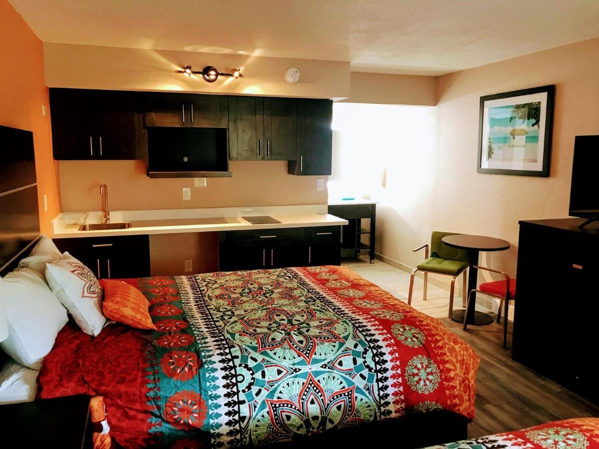 Tropical Inn & Suites, Downtown เคลียร์วอเตอร์ ภายนอก รูปภาพ